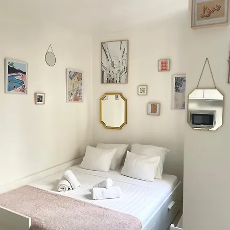 Cocon Montmartre - Netflix, Fibre & Conciergerie * Parigi