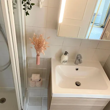 Cocon Montmartre - Netflix, Fibre & Conciergerie Appartamento *